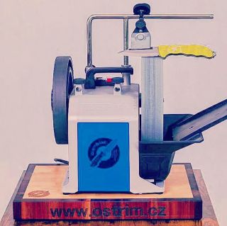 OSTŘÍM 🔪 kuchyňské, lovecké, řeznické, japonské, dlouhé, krátké, pevné i zavírací ale především ty tupé.. ✌️😉 Neváhejte a...